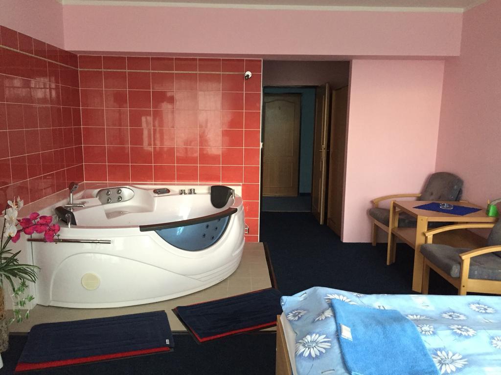 Mondeo Hotel